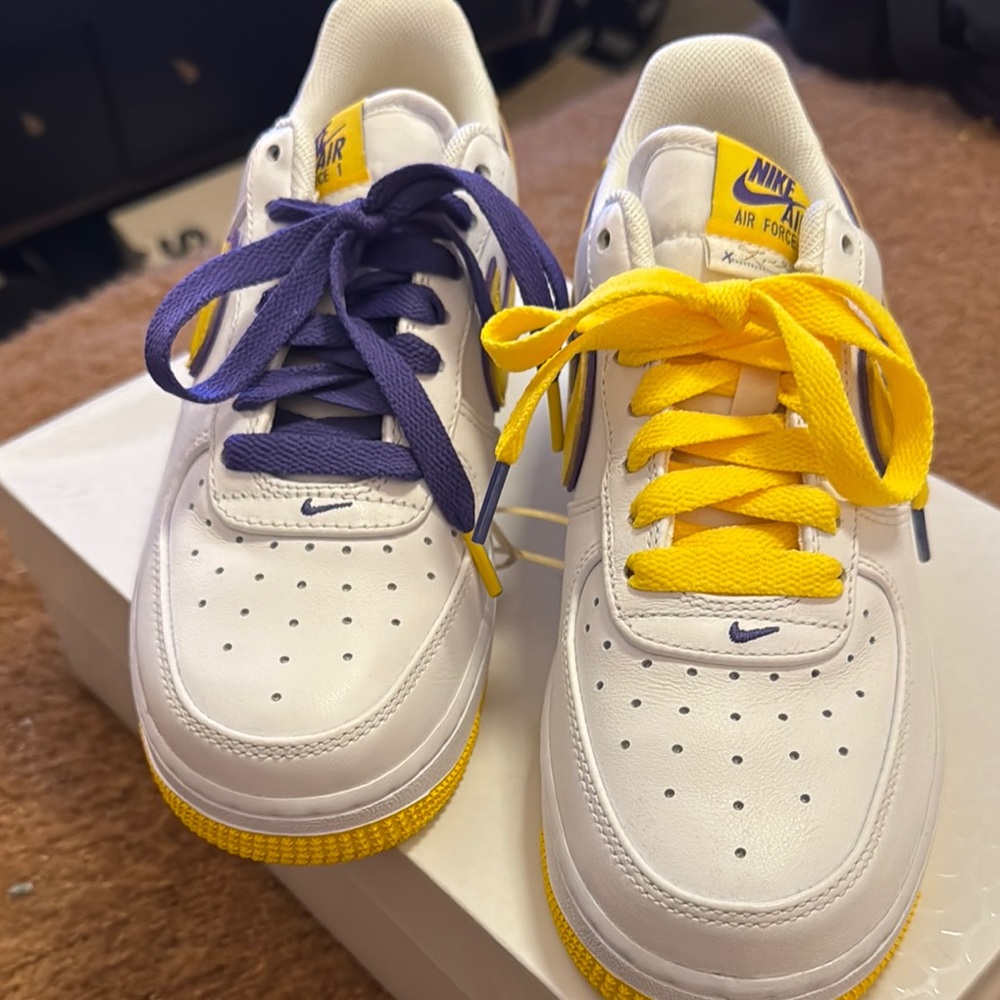 Nike Air Force 1 White Sneakers with Purple and Yellow Laces Kobe Bryant new